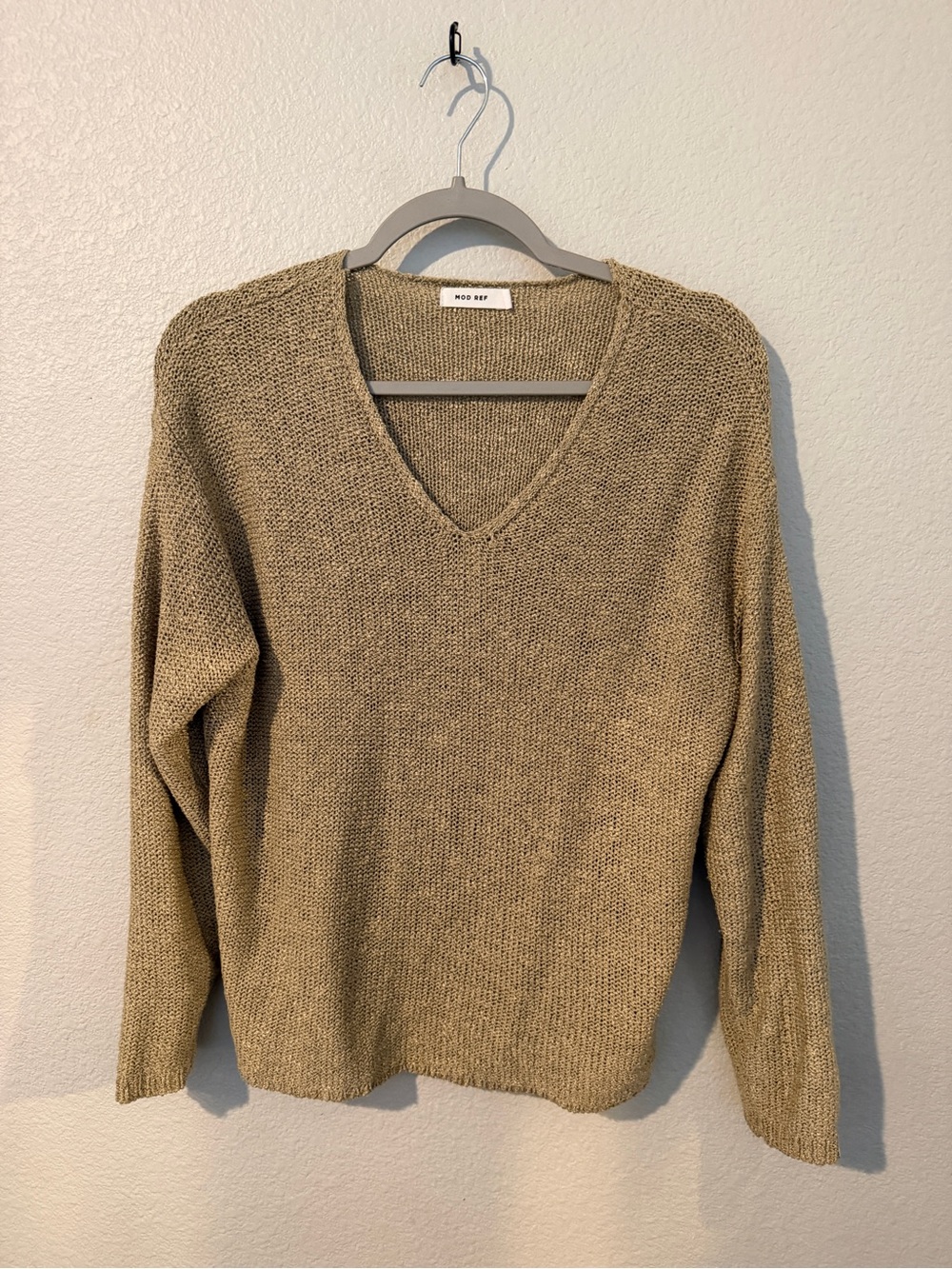 Mod Ref V-Neck Sweater in Khaki Green